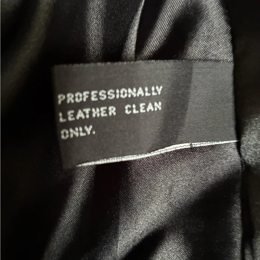 Vintage FUBU Sports Leather Puffer Vest - Black - Men’s Large - Y2K Streetwear - Picture 5 of 8